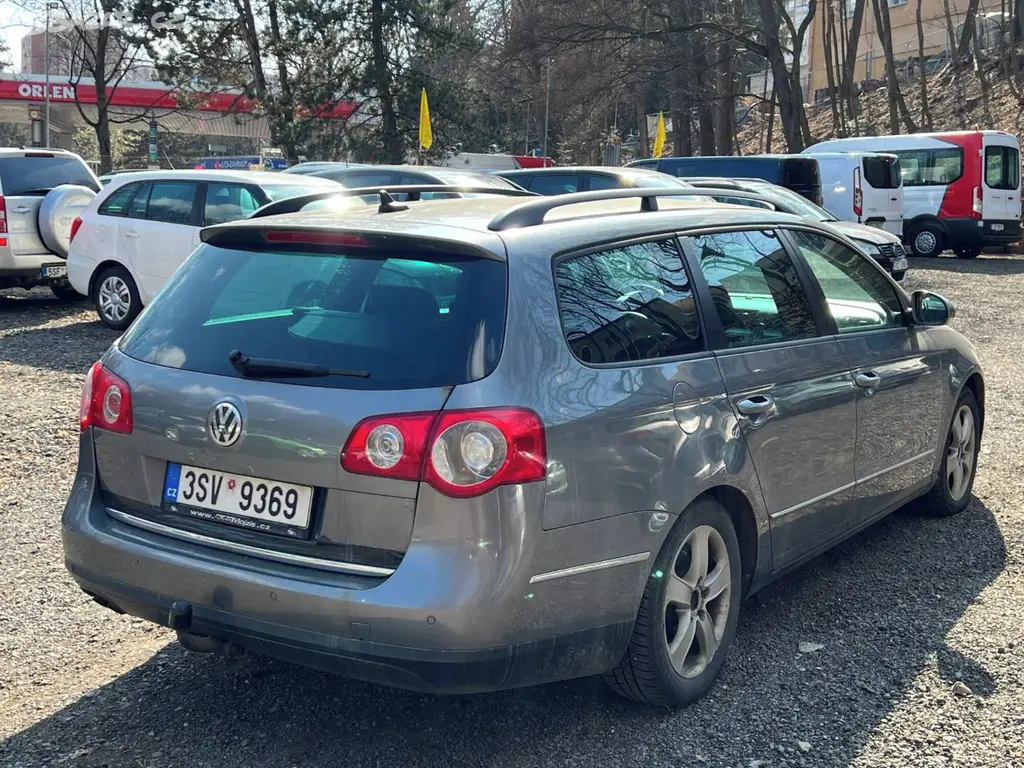 Volkswagen Passat Combi 2.0 TDI 103kW STK 9/27 - fotka 6
