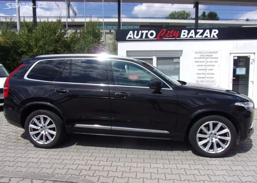 Volvo XC90 2,0D 165kW D5 AWD nafta automatická - fotka 2