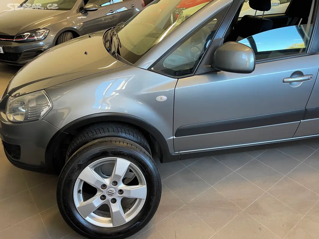 SUZUKI SX4 4X4 1,6 88KW 1 MAJITEL 84TKM 2014 - fotka 4