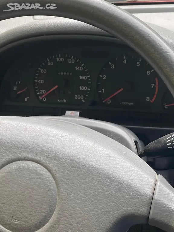Suzuki Swift 1.0 GLXnízký nájezd,zaplacená ekodaň - fotka 6