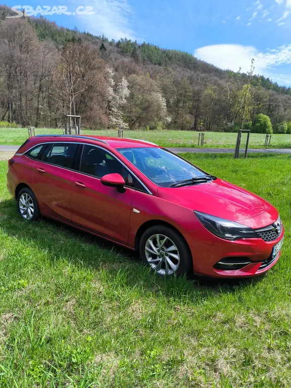 Opel Astra K s bohatou výbavou a bezvadným stavem - fotka 2