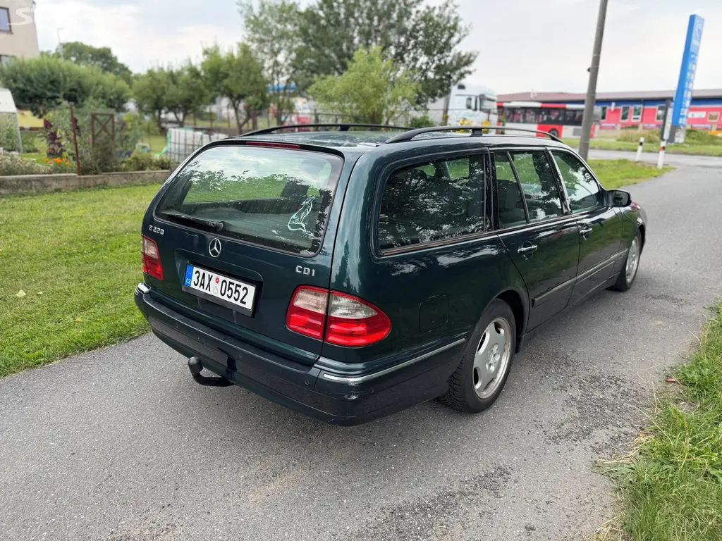 Mercedes-Benz W210 E220 CDI 105kW, Automat, Tažné - fotka 5