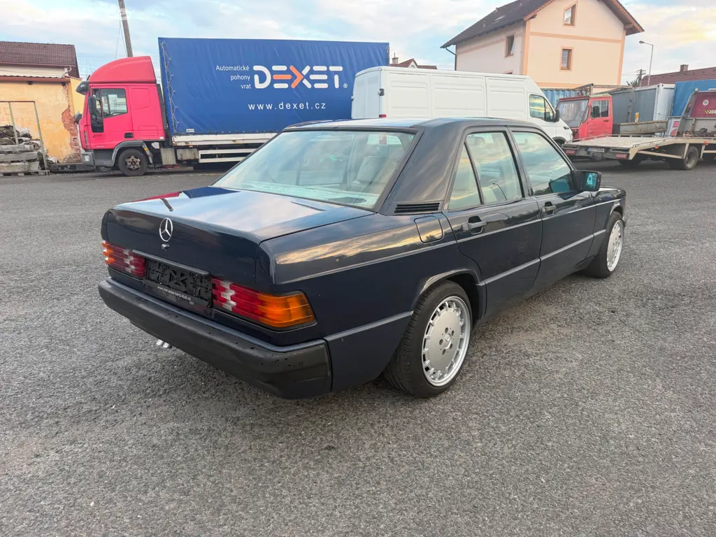 Mercedes Benz W201 190E 2.6 Manual - fotka 2
