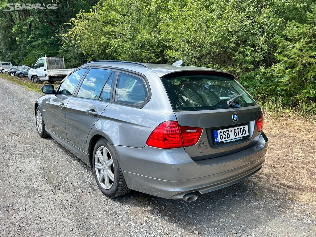 BMW 318D 105kW, r.v. 2012, najeto 230123km - fotka 4
