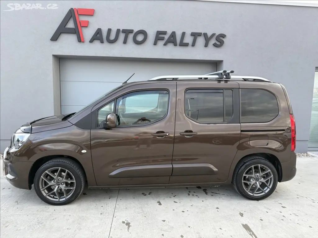 Opel Combo, 1,2 i 81 KW LIFE PANORAMA CZ - fotka 5