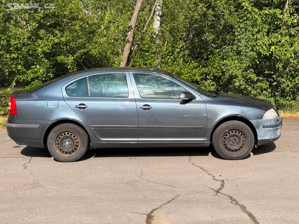 Škoda Octavia 2 Elegance 1.6 FSI (85 kW) - fotka 3