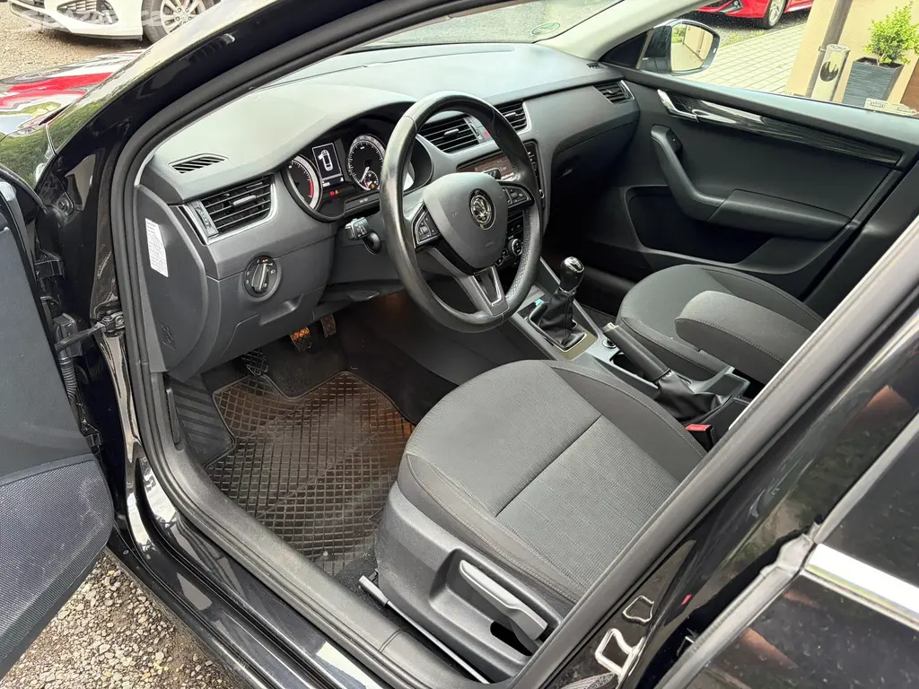 Škoda Octavia, 1.6 TDI STYLE. 85tis. km. ČR. - fotka 2
