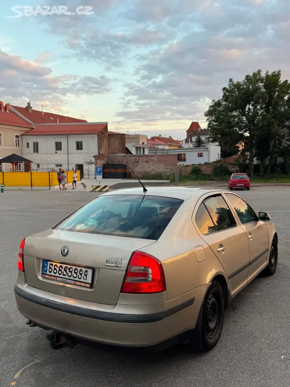 Škoda Octavia II 2.0tdi - fotka 4