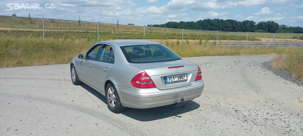 Mercedes E 270 CDI - fotka 4