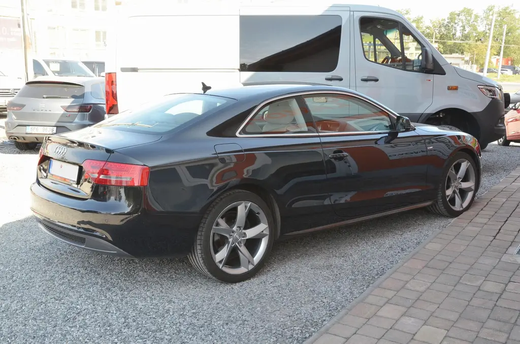 Audi A5, Coupe 2.0 TFSi 132kW S-LINE - fotka 6