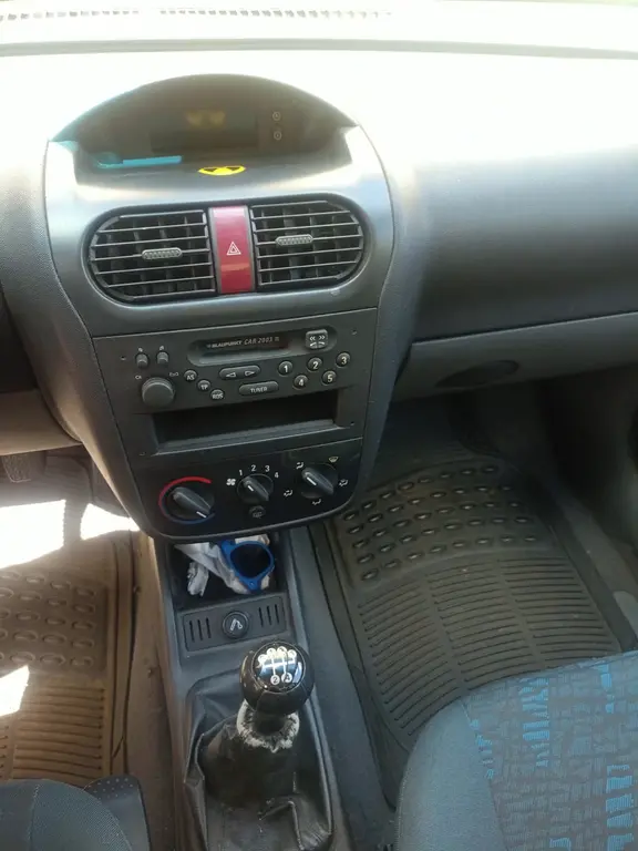 Osobní automobil OPEL CORSA 1.2 16V - fotka 5