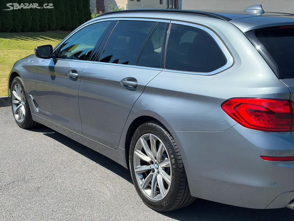 BMW530DxDrive,r.2020, 110t.km,serviska,garážované - fotka 2