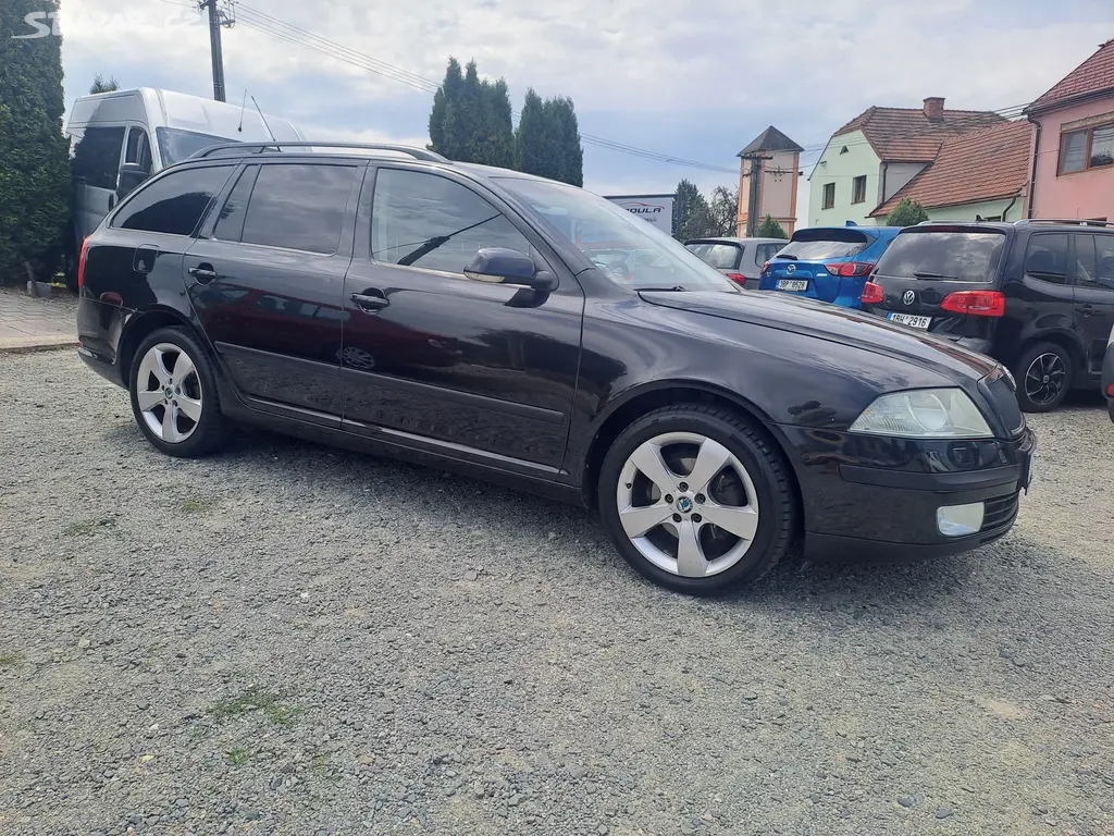 Škoda Octavia, 2,0TDI COMFORTLINE ELEGAN,DSG - fotka 3