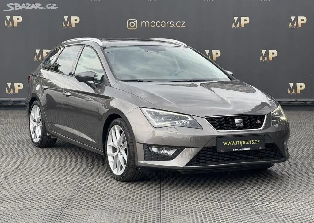 Seat Leon 1.4TSi 92kW MAN FR, PANO 1.Maj manuál - fotka 3