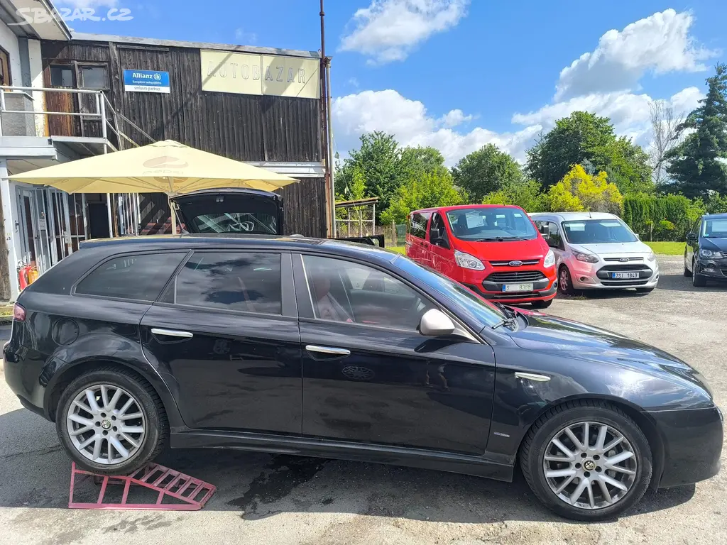 Alfa Romeo 159 2.0 JTDm 125kW Sportwagon,Xenon,ALU - fotka 4