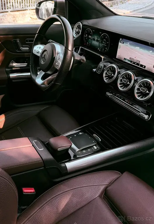 Mercedes-Benz GLA 2,0 200 d 4MATIC AMG Line - fotka 6