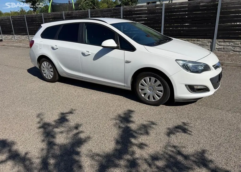 Opel Astra Sports 1,3CDTi /70kw Tažné nafta - fotka 4