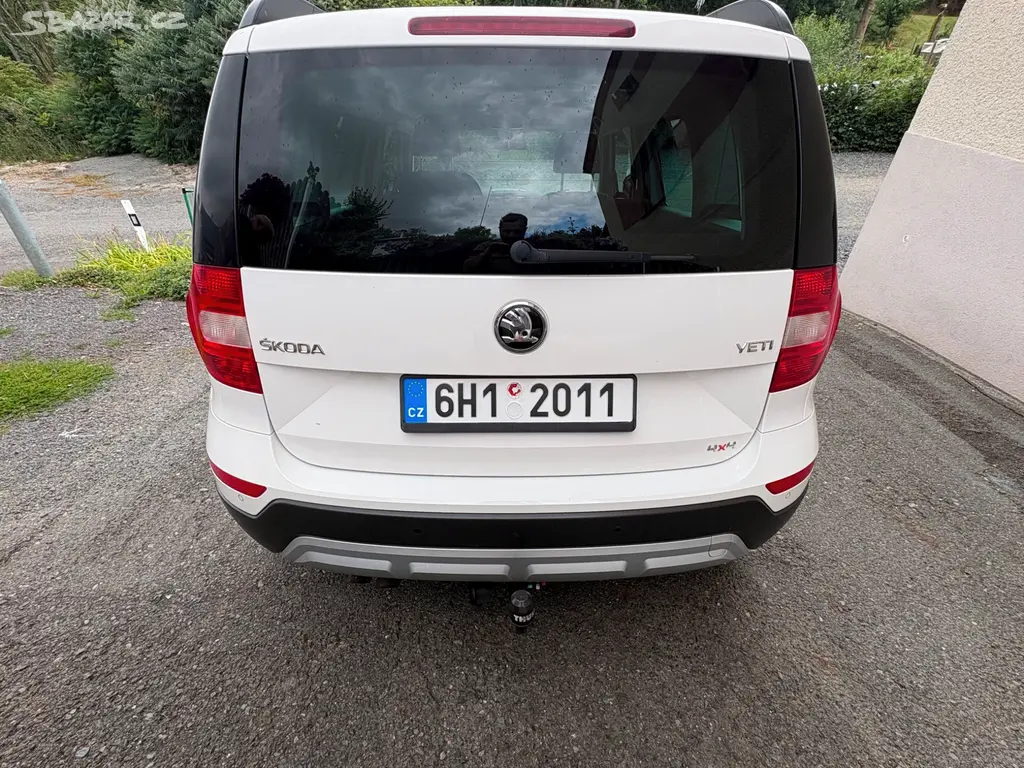 ŠKODA YETI 2.0 TDi 103 kW 4x4, DSG, 132000km - fotka 6