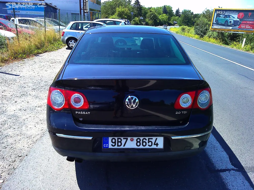 Volkswagen Passat, 2.0TDi, 125kW, klima - fotka 4