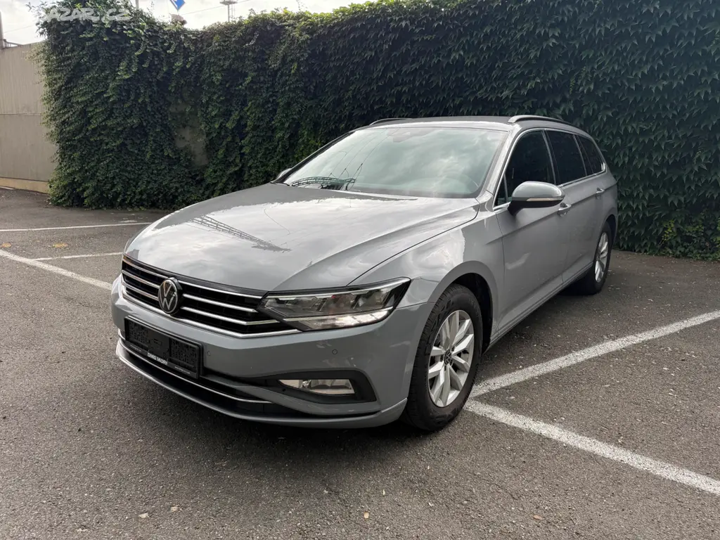 VW Passat B8 2.0 TDi/DSG/Webasto/Kamera/153Tkm - fotka 2