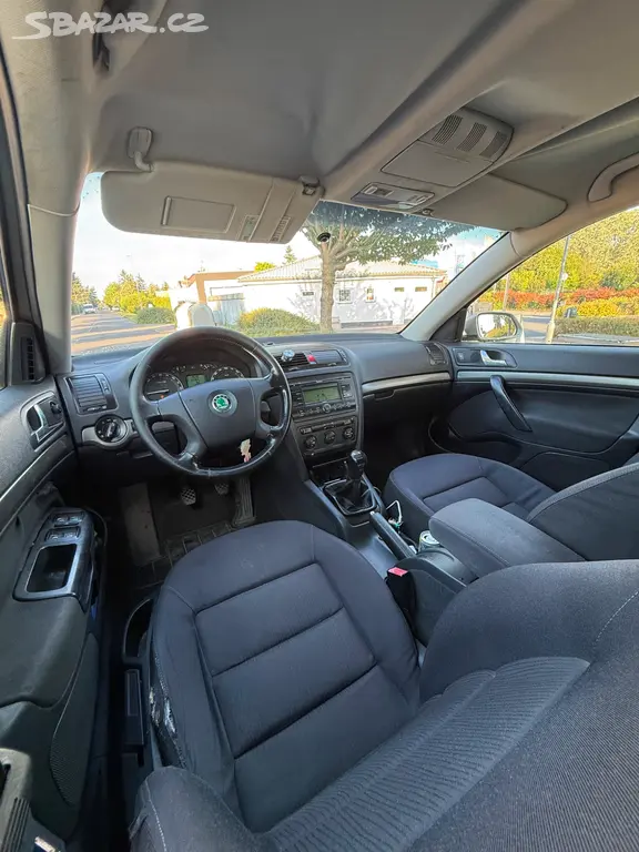 Škoda Octavia II 2.0tdi - fotka 5