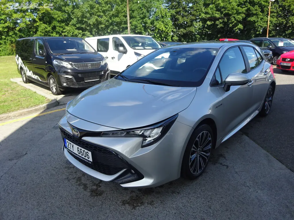 TOYOTA COROLLA 1,8 HYBRID, GARANCE KM, AUTOMAT