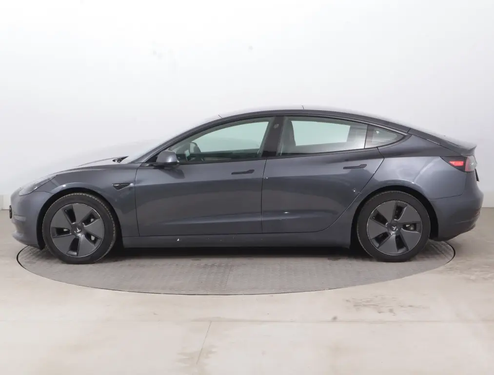 Tesla Model 3, Long Range 4WD 82kWh, SoH 82% - fotka 3