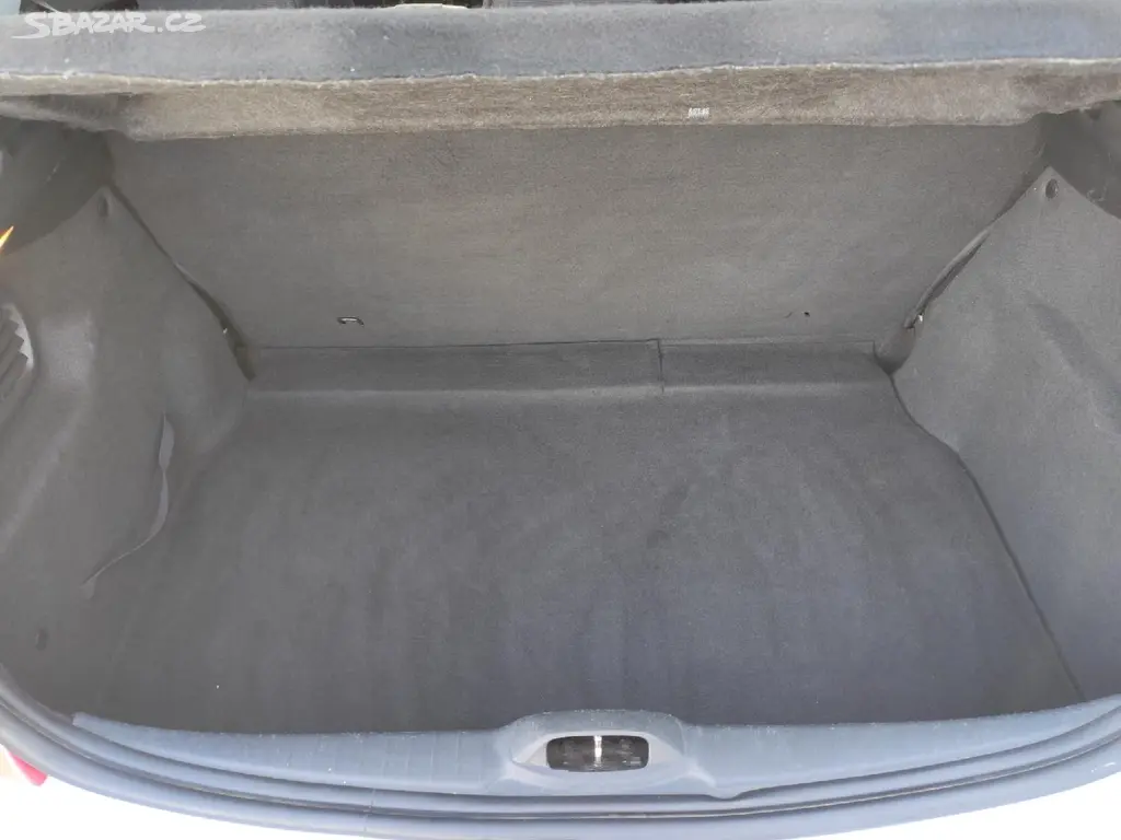 Peugeot 208, 1.2i 92k MAN5 nové CZ po STK - fotka 6