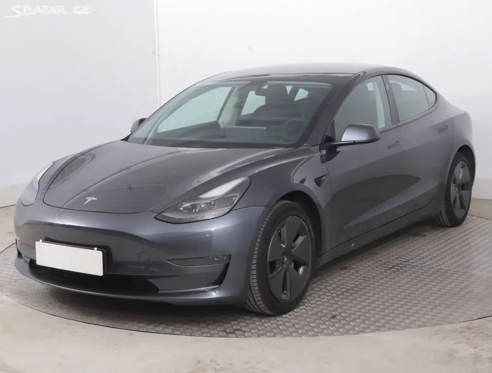 Tesla Model 3, Long Range 4WD 82kWh, SoH 82% - fotka 2