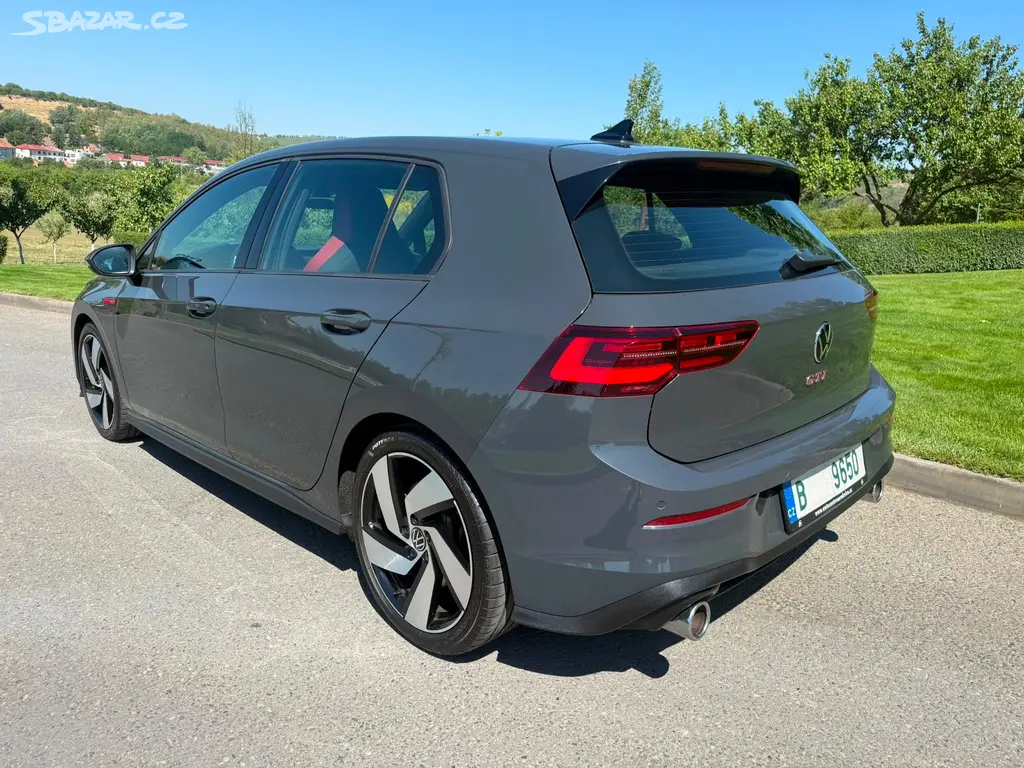 Volkswagen Golf, 2.0 GTI DSG TOP 180KW - fotka 4
