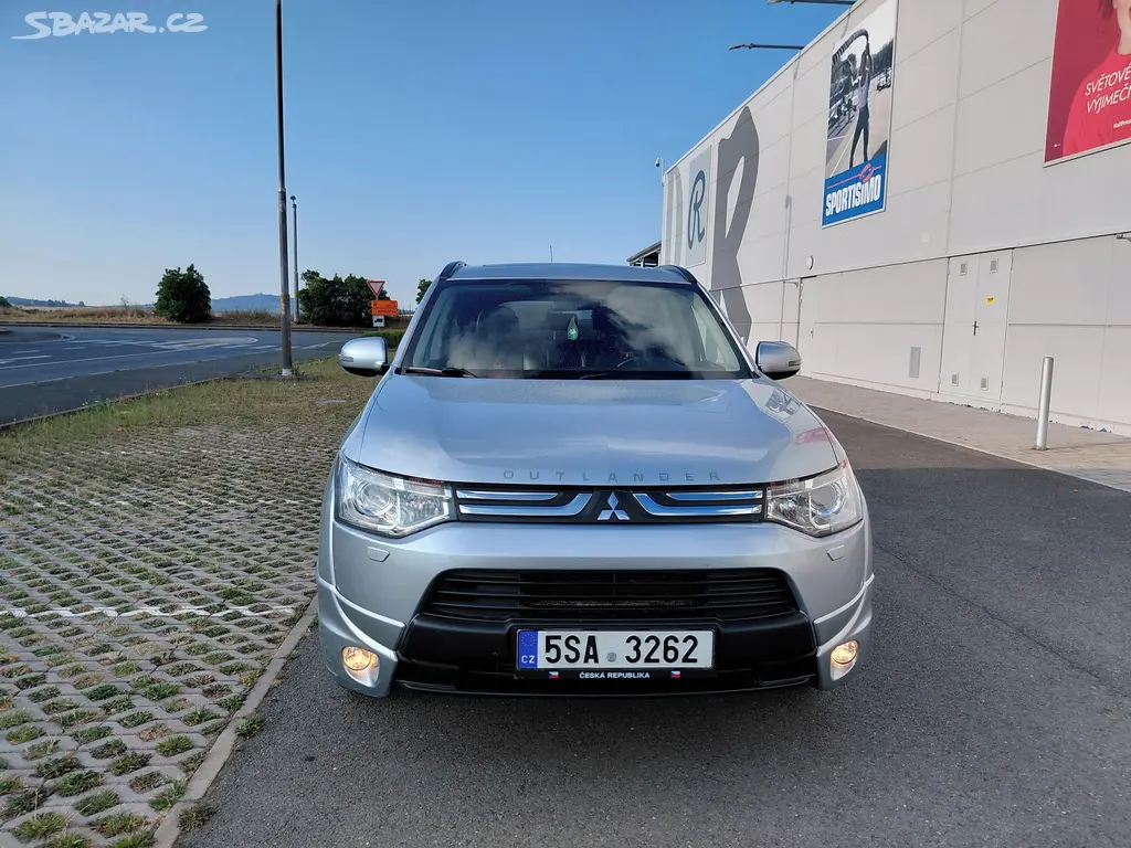 Mitsubishi Outlander, 2.2Di-D 4x4 PĚKNÉ,SPOLEHLIVÉ - fotka 2
