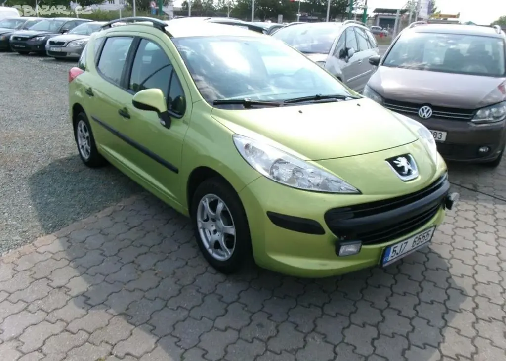 Peugeot 207 1.4i 54kw,CZ,klima benzín manuální