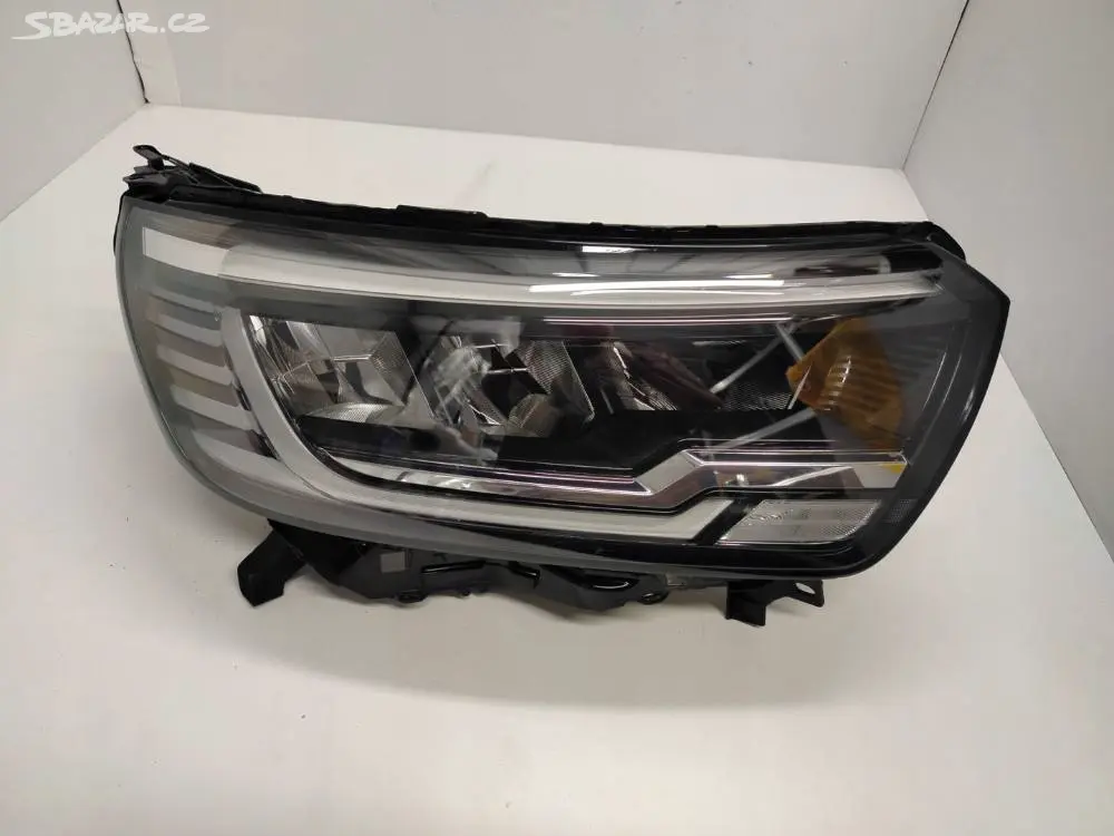 Náhled: Renault Kangoo IV Full LED pravé světlo