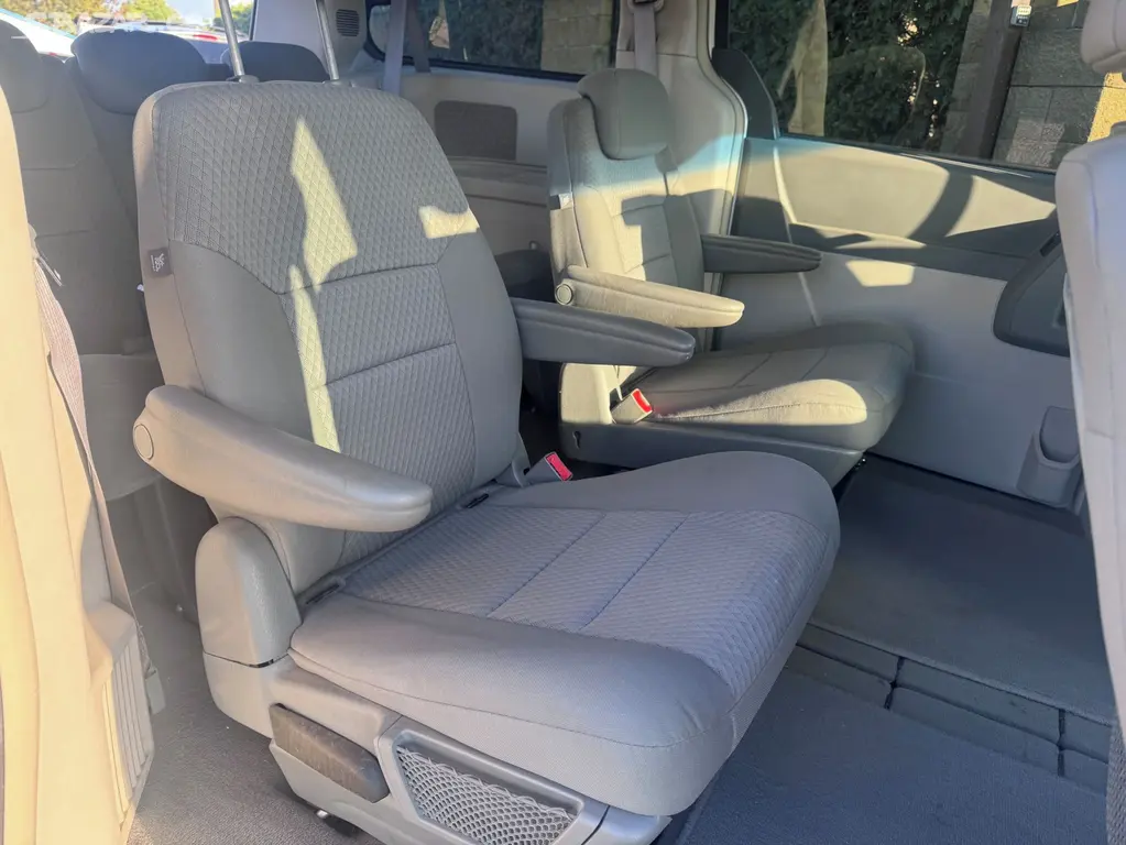 Chrysler Town Country 3,3 V6 RT 2009 DPH - fotka 6