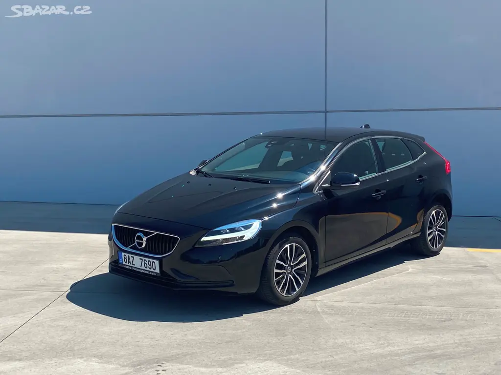 Volvo V40 2,0D 88kw najeto pouze 87tis.km Automat