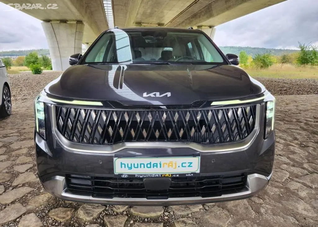 Kia Carnival 2.2-NOVÝ MODEL-7míst