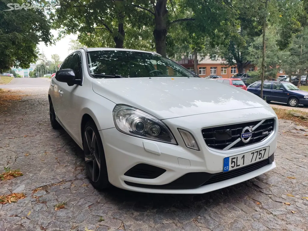 Volvo V60 D5