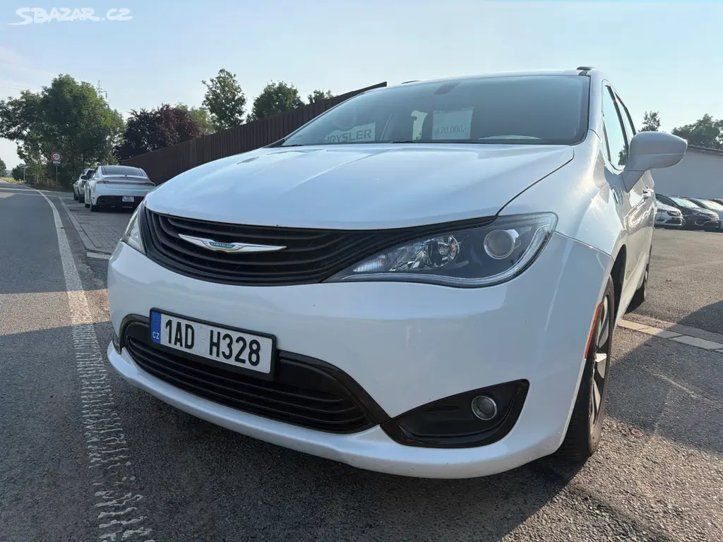 Chrysler Pacifica 3,6 L DVD Hybrid Plug In 2019 - fotka 6