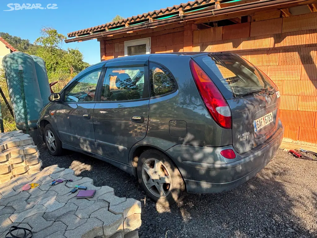 Nissan Almera Tino 1.8 85kW benzin - fotka 2