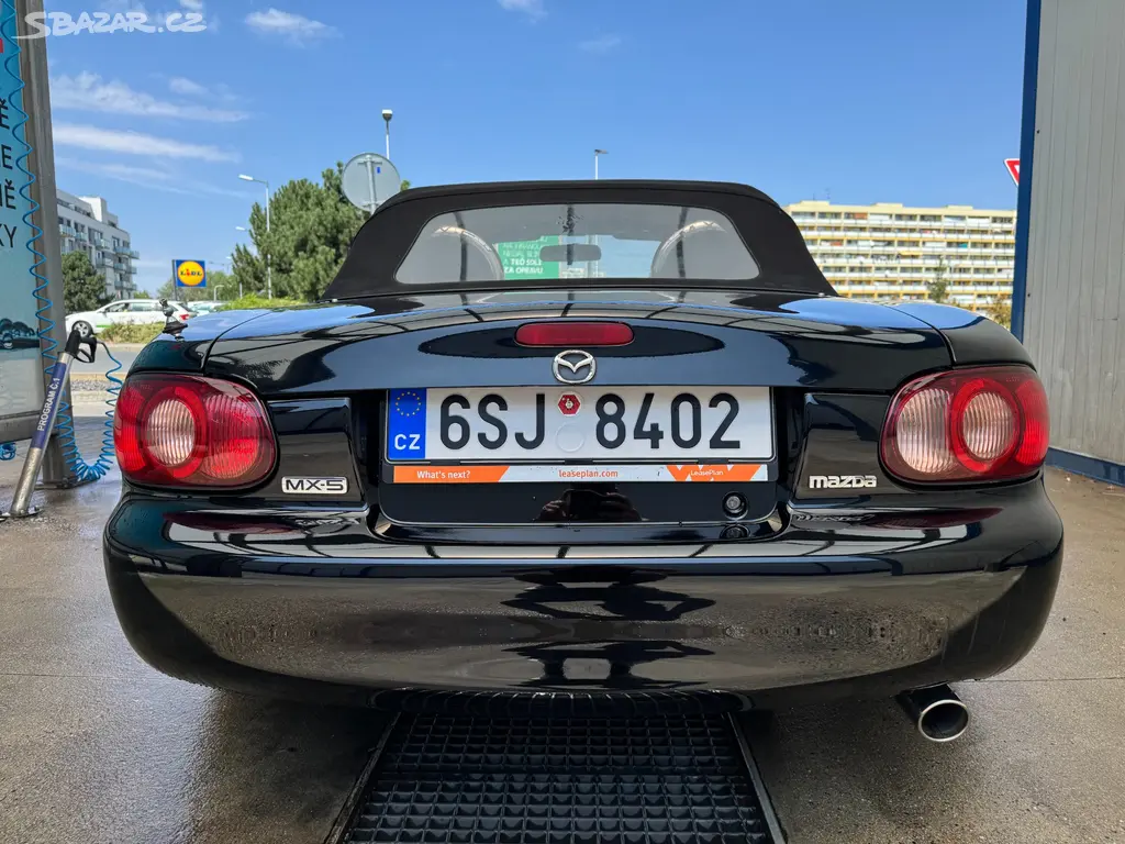 Mazda MX-5 NBFL 1.6 81 kW 2002 - fotka 2
