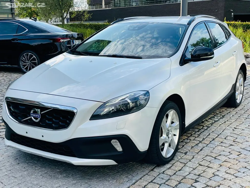 Volvo V40, 2.0i AUT 1MAJITEL CROSS COUNTR - fotka 3