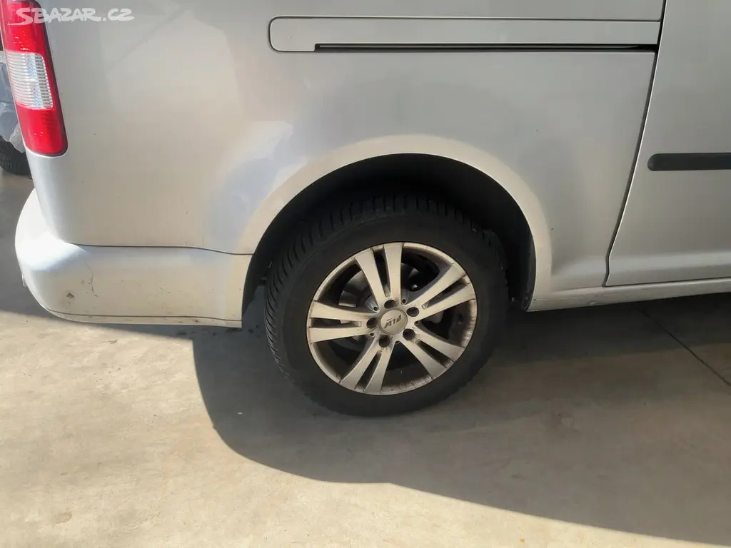 Volkswagen Caddy, CADDY MAXI 1.6Mpi 75KW 7-MÍST - fotka 5