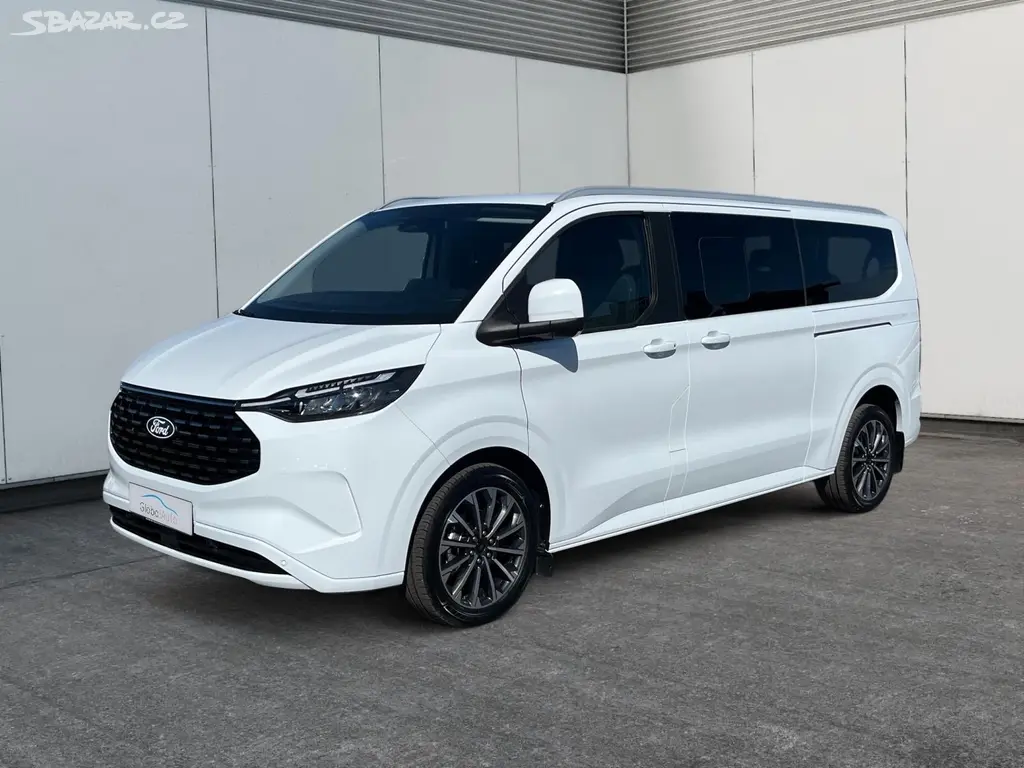Náhled: Ford Tourneo Custom, L2 TITANIUM 2.5PHEV 171kW eCVT