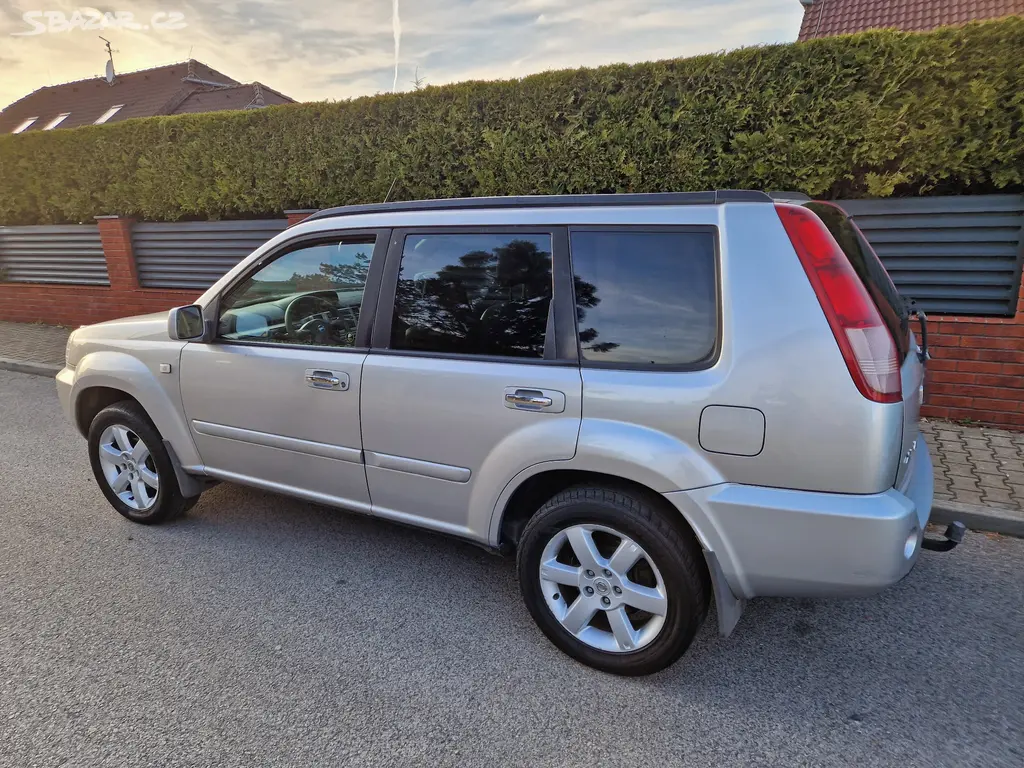 Nissan x-trail 2.5 benzin 4x4 - automat - nové ČR - fotka 3