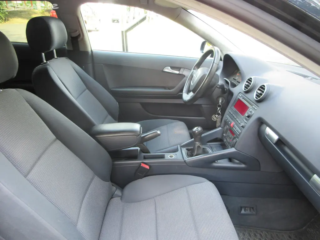 Audi A3 1.8TFSi 118Kw, Navi, ALU OZ, sport výfuk - fotka 6