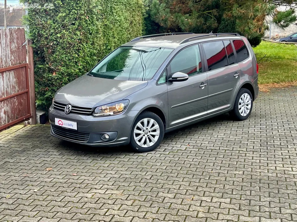 Volkswagen Touran 1.6 TDI DSG, 7 míst, 1. majitel