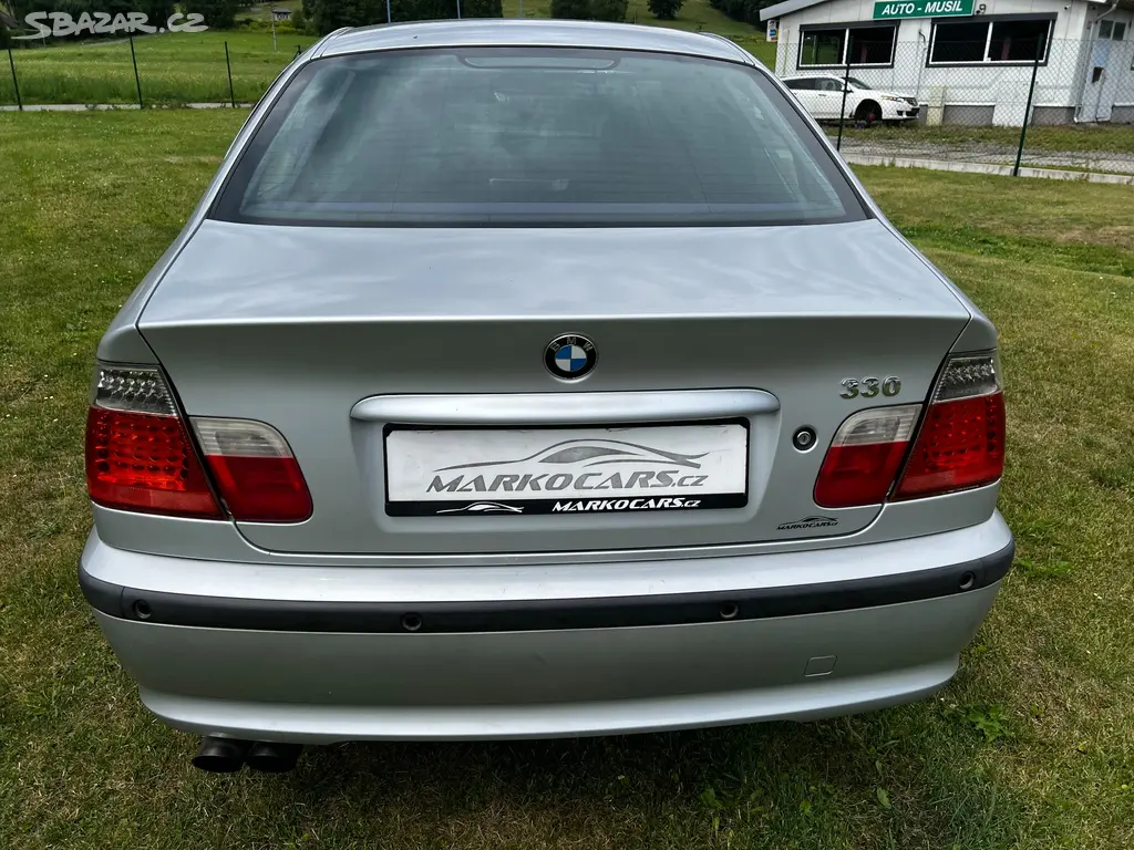BMW Řada 3 330i M-PAKET KŮŽE ALU SERVISKA ! - fotka 6