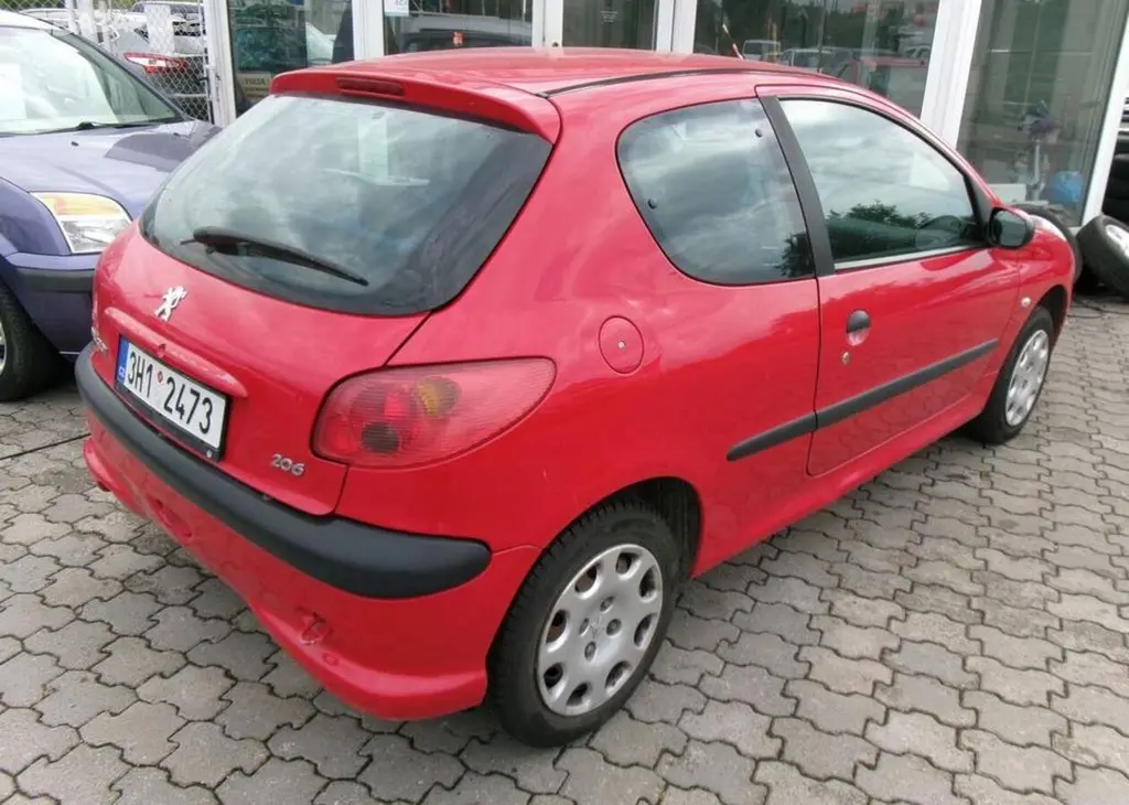 Peugeot 206 1.4i 55kw,CZ,1.maj. benzín manuální - fotka 6