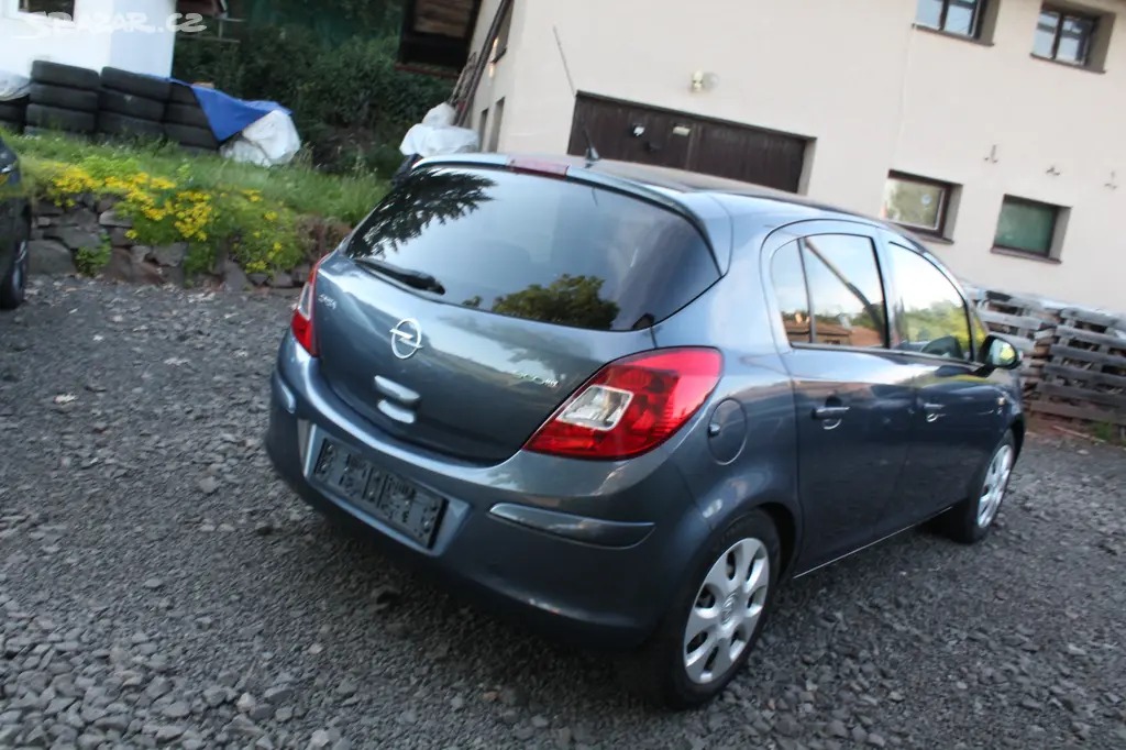 Opel Corsa 1,2i Klimatizace, Servisní kniha - fotka 3