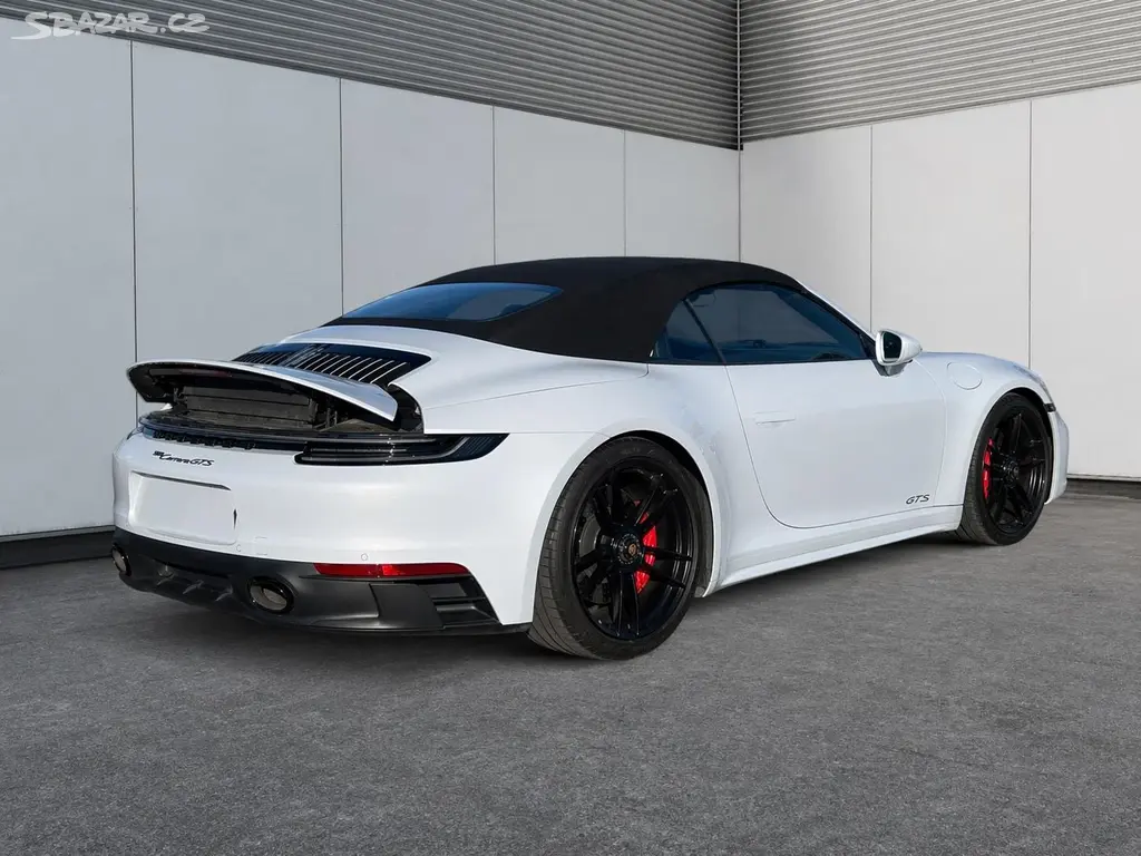 Porsche 911, Carrera GTS Cabrio SportChrono - fotka 4